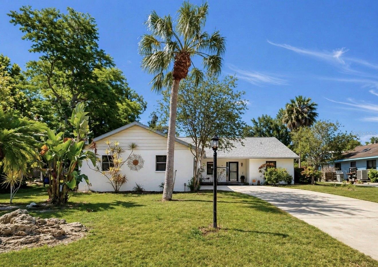 948 WINTER GARDEN DR, SARASOTA, FL, 34243