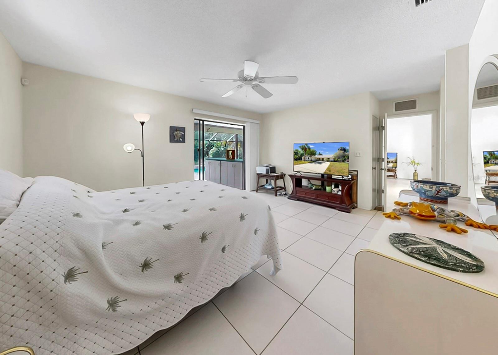 948 WINTER GARDEN DR, SARASOTA, FL, 34243