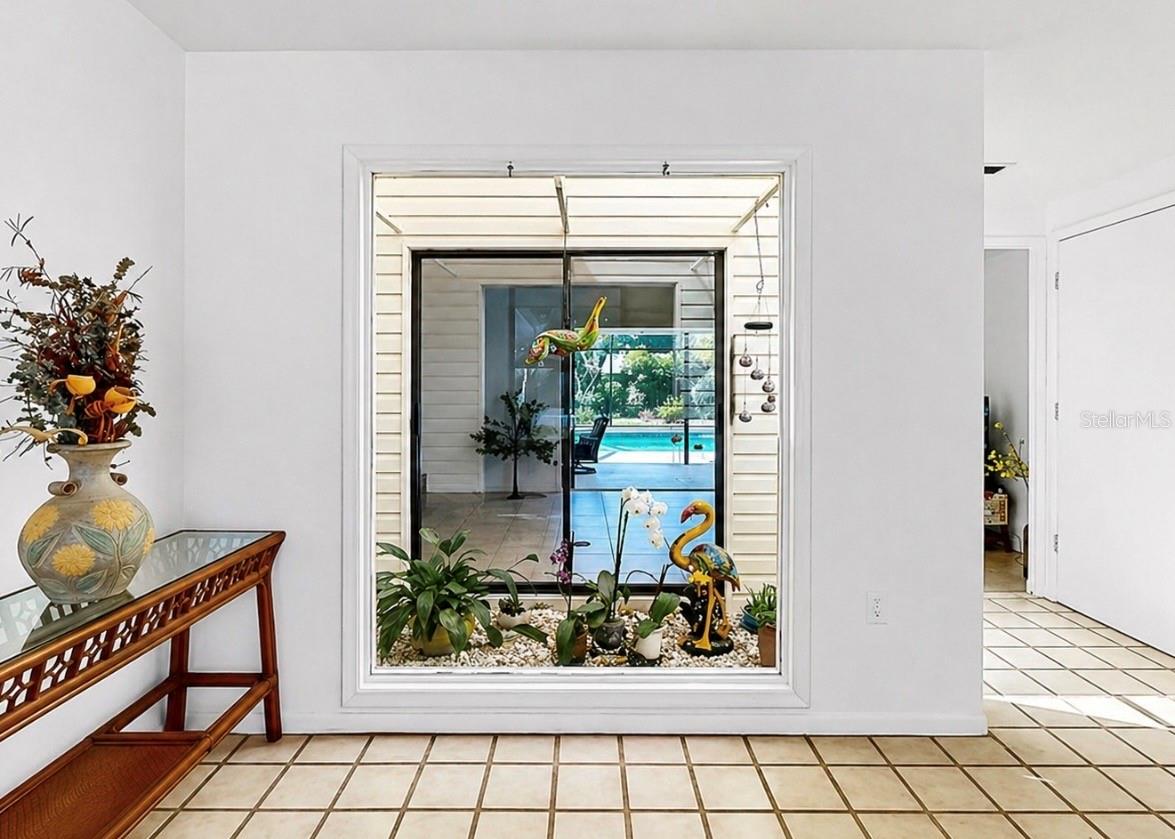 948 WINTER GARDEN DR, SARASOTA, FL, 34243