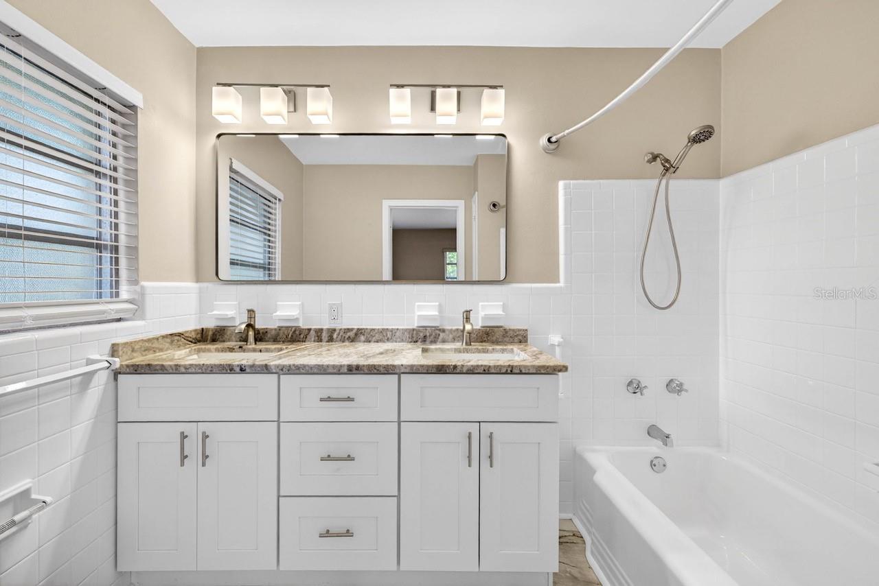 1310 W WOODLAWN AVE, TAMPA, FL, 33603