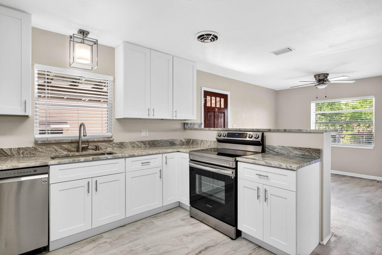 1310 W WOODLAWN AVE, TAMPA, FL, 33603