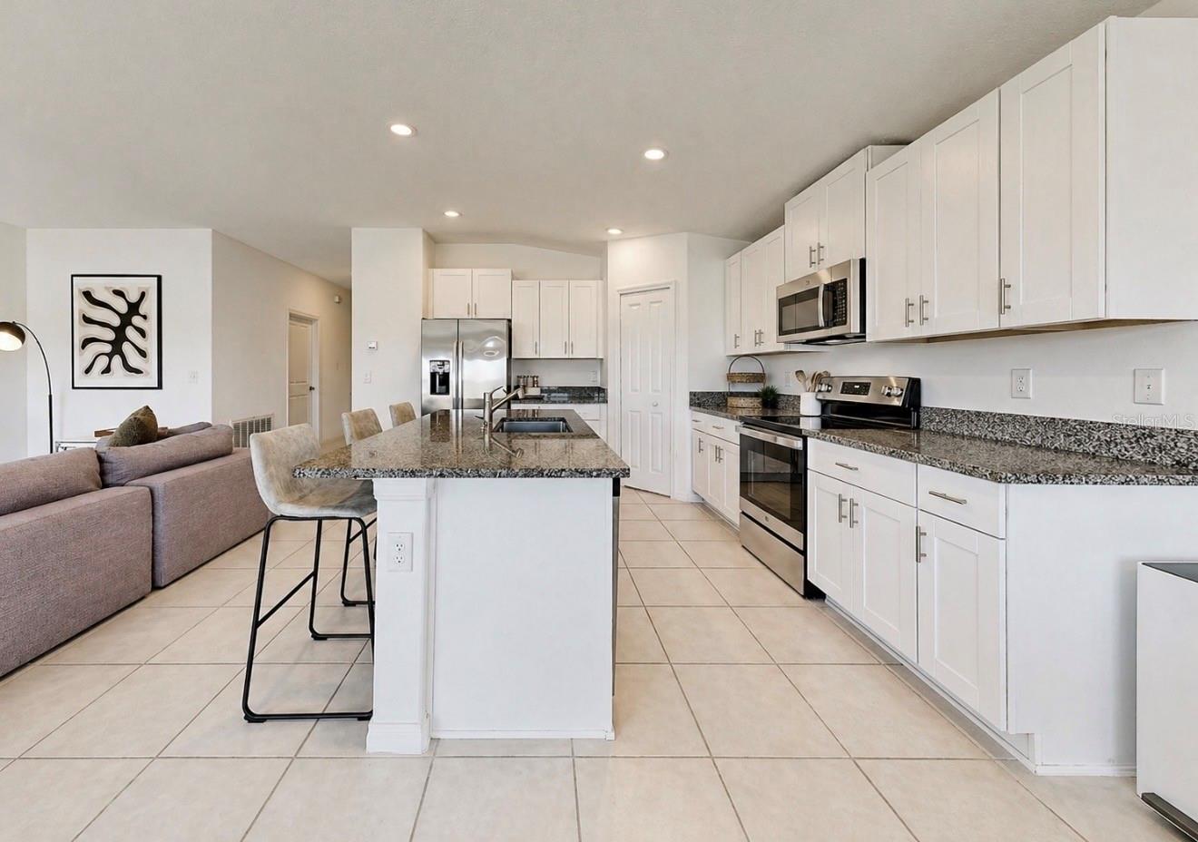 13265 GREAT PLAINS DR, RIVERVIEW, FL, 33579