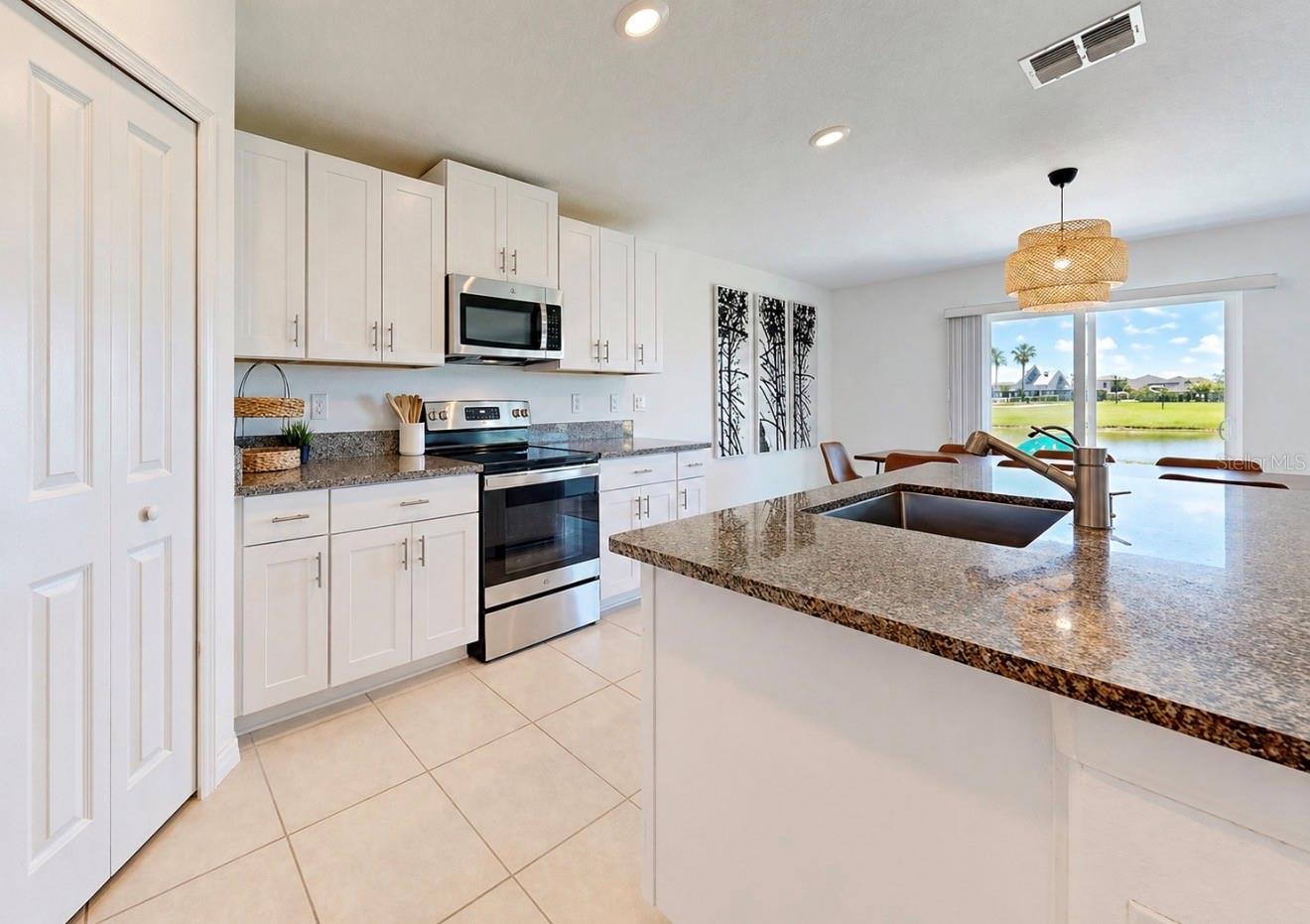 13265 GREAT PLAINS DR, RIVERVIEW, FL, 33579