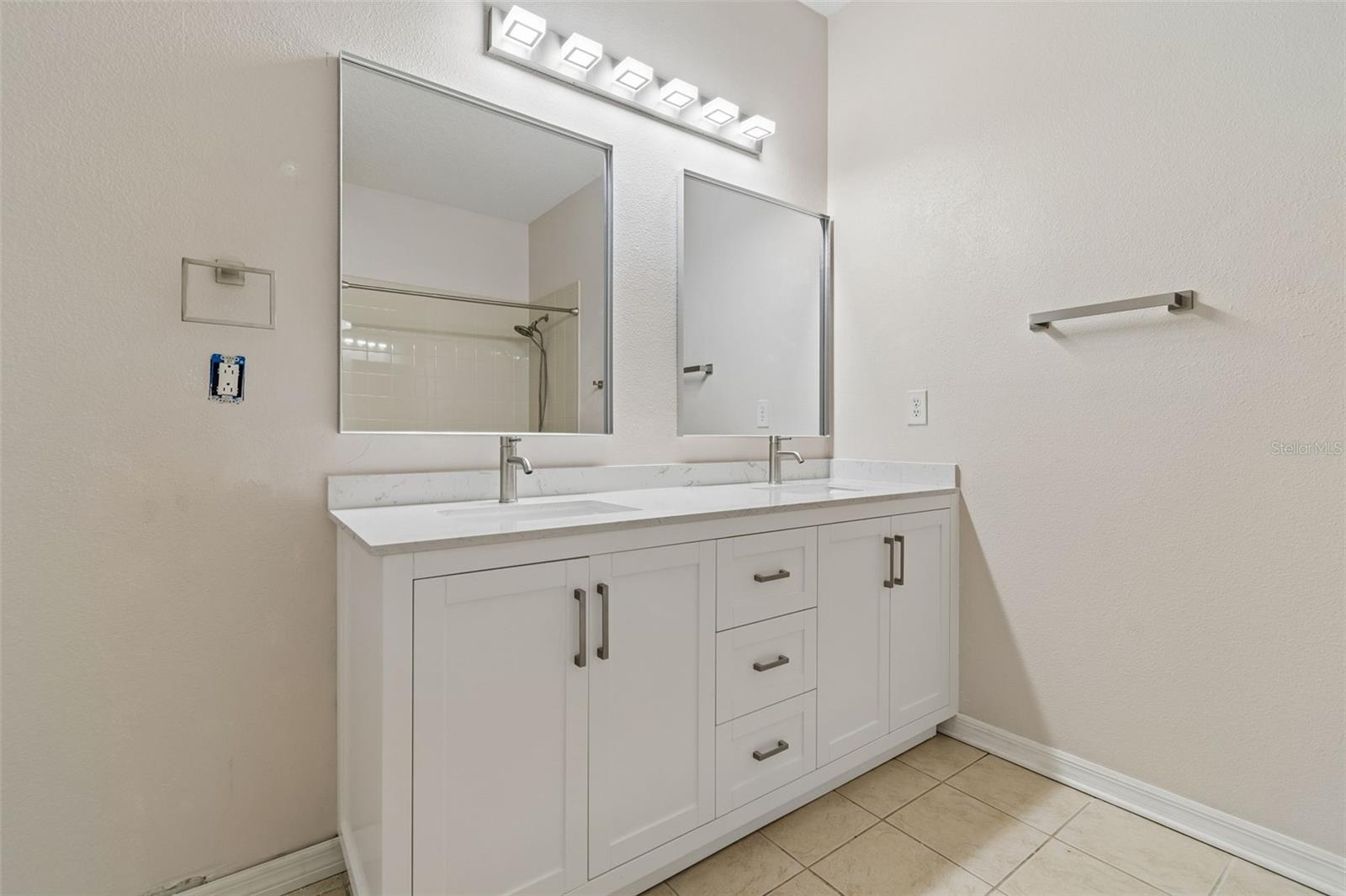 3566 HIGH HAMPTON CIR, TAMPA, FL, 33610