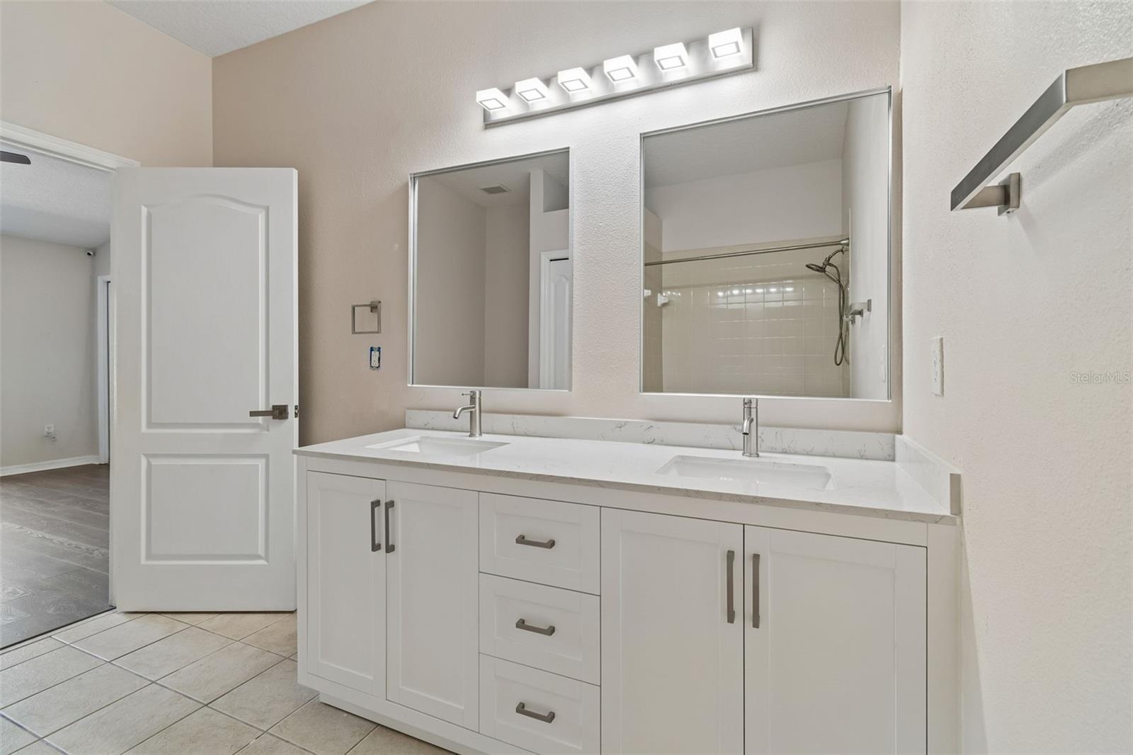 3566 HIGH HAMPTON CIR, TAMPA, FL, 33610