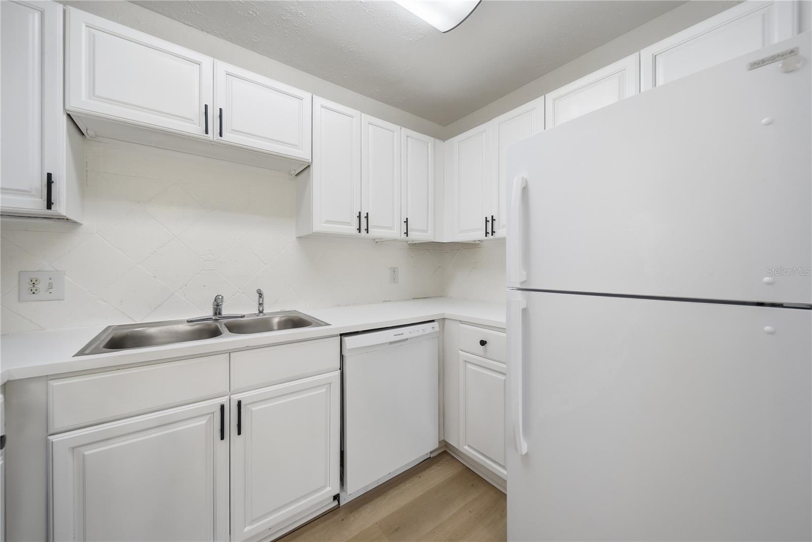 13690 ORANGE SUNSET DR #202, TAMPA, FL, 33618