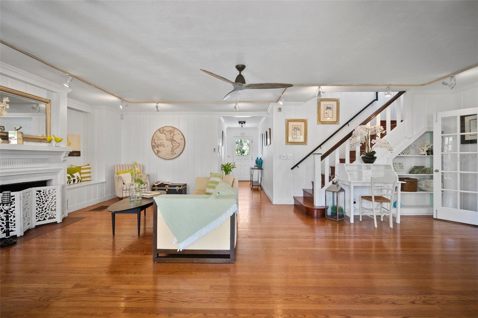 813 HUDSON AVE, SARASOTA, FL, 34236