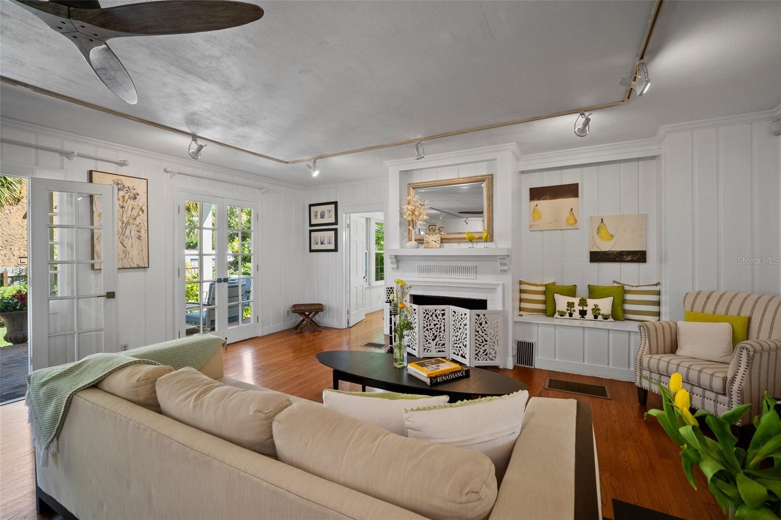 813 HUDSON AVE, SARASOTA, FL, 34236