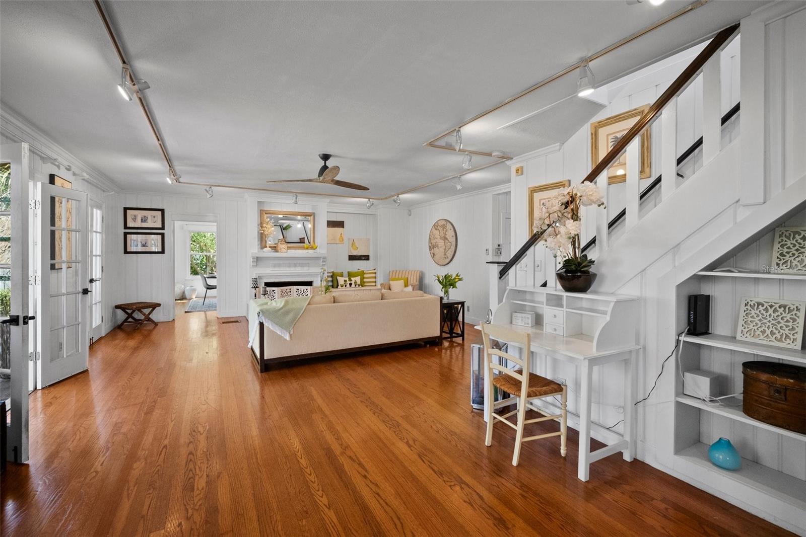 813 HUDSON AVE, SARASOTA, FL, 34236