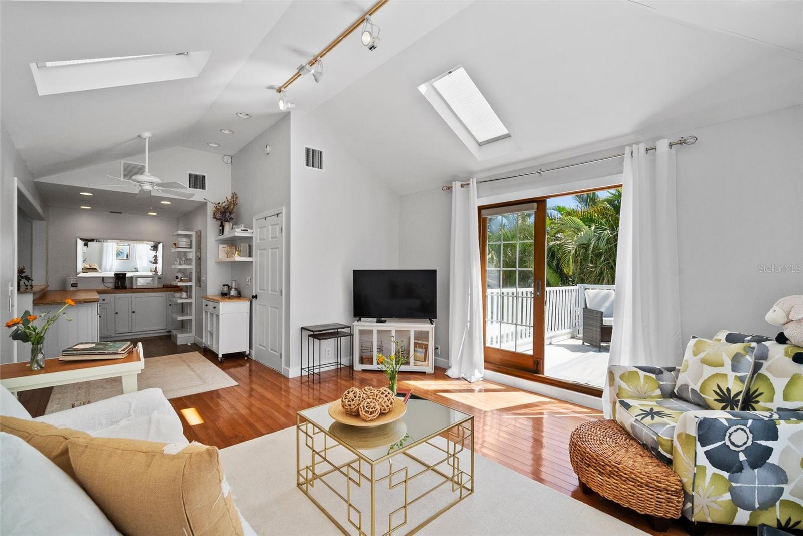 813 HUDSON AVE, SARASOTA, FL, 34236