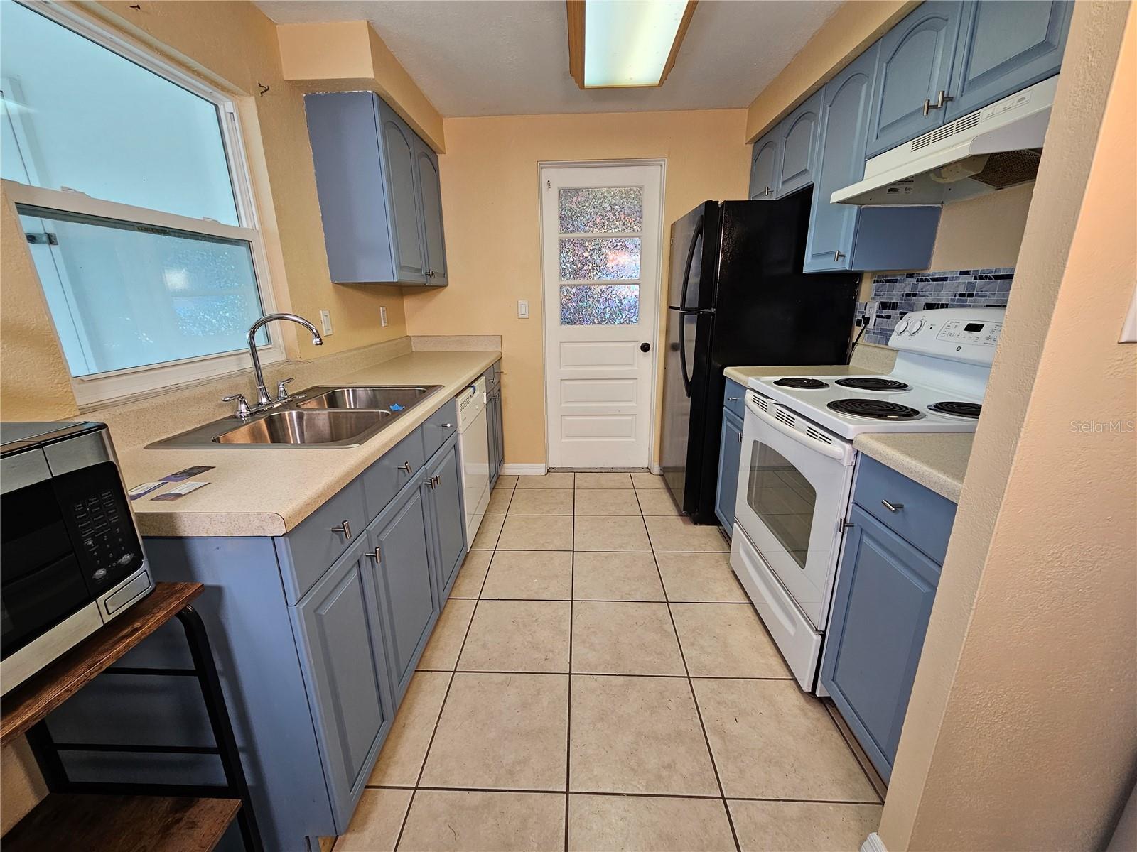 531 AZALEA DR NW, PORT CHARLOTTE, FL, 33952