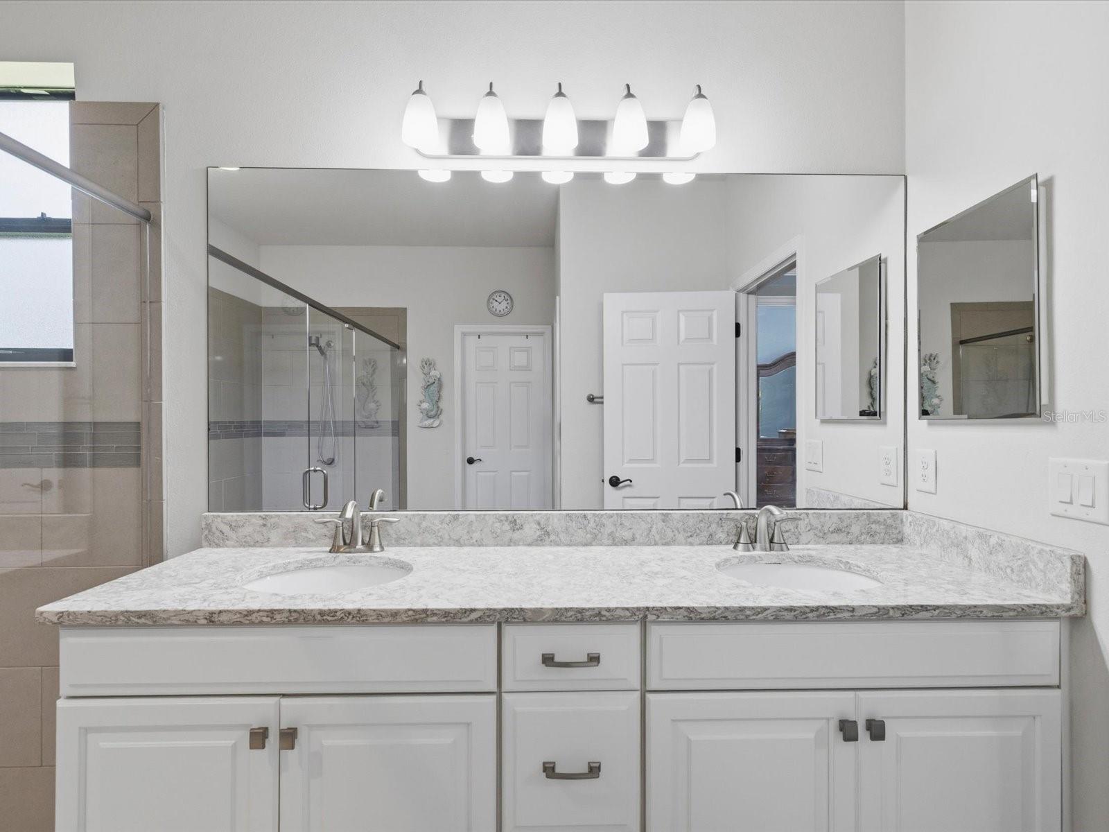 740 ROSEMARY CIR, BRADENTON, FL, 34212
