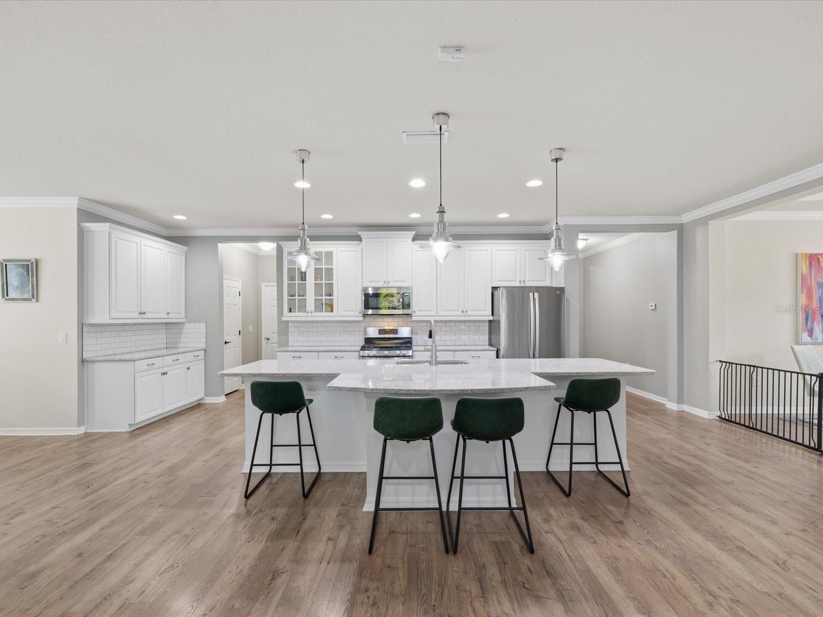 740 ROSEMARY CIR, BRADENTON, FL, 34212