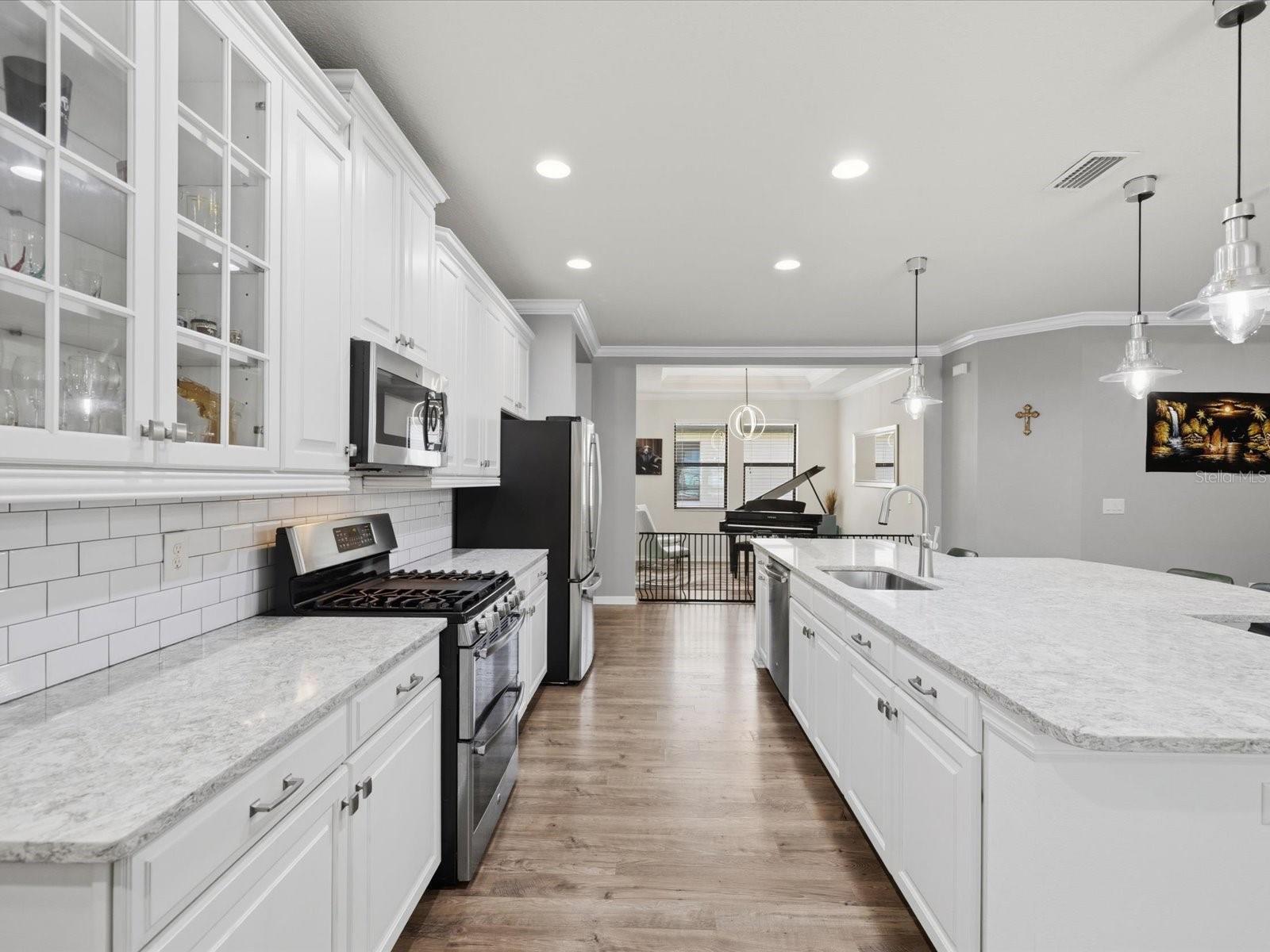 740 ROSEMARY CIR, BRADENTON, FL, 34212