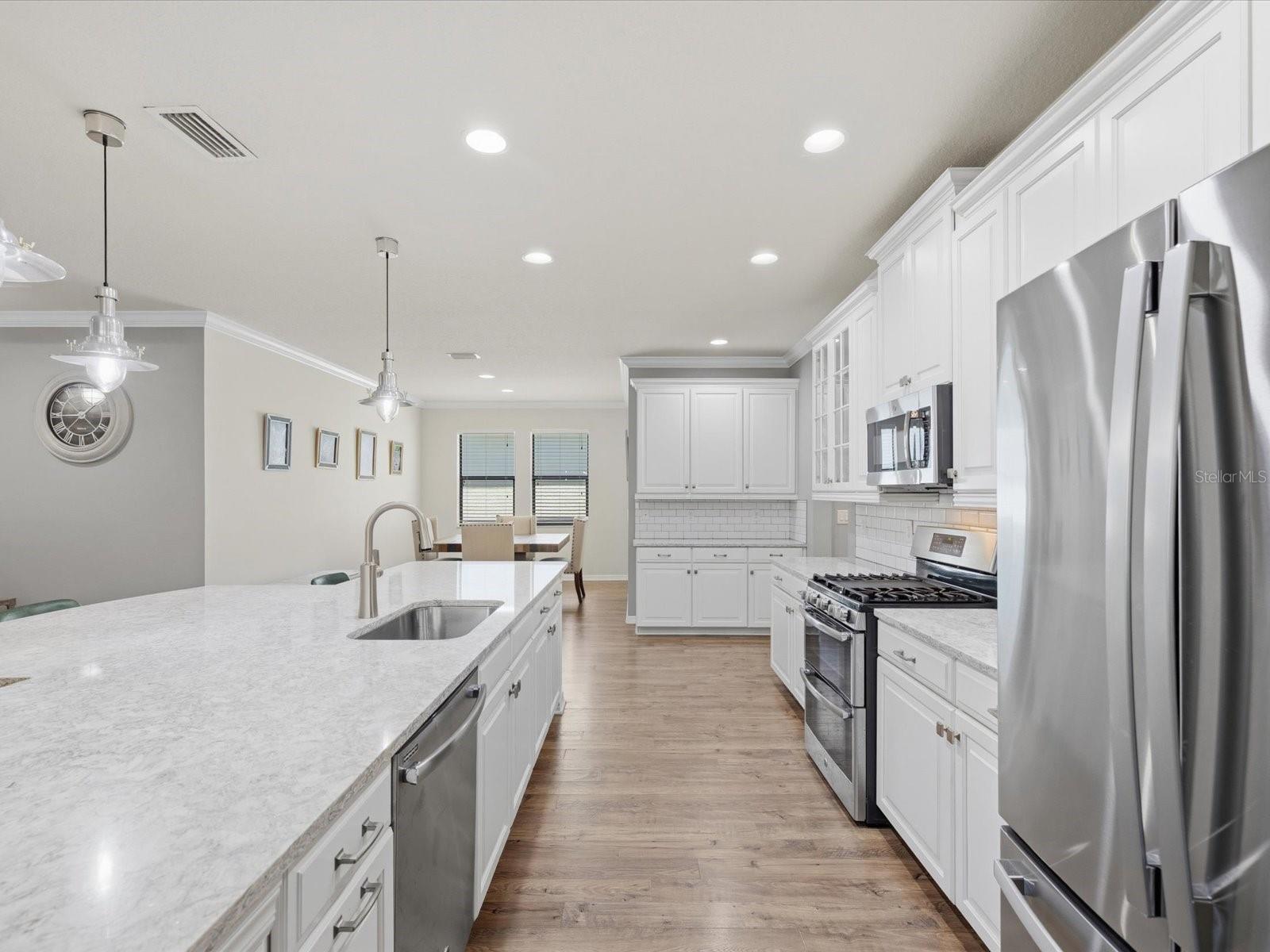 740 ROSEMARY CIR, BRADENTON, FL, 34212