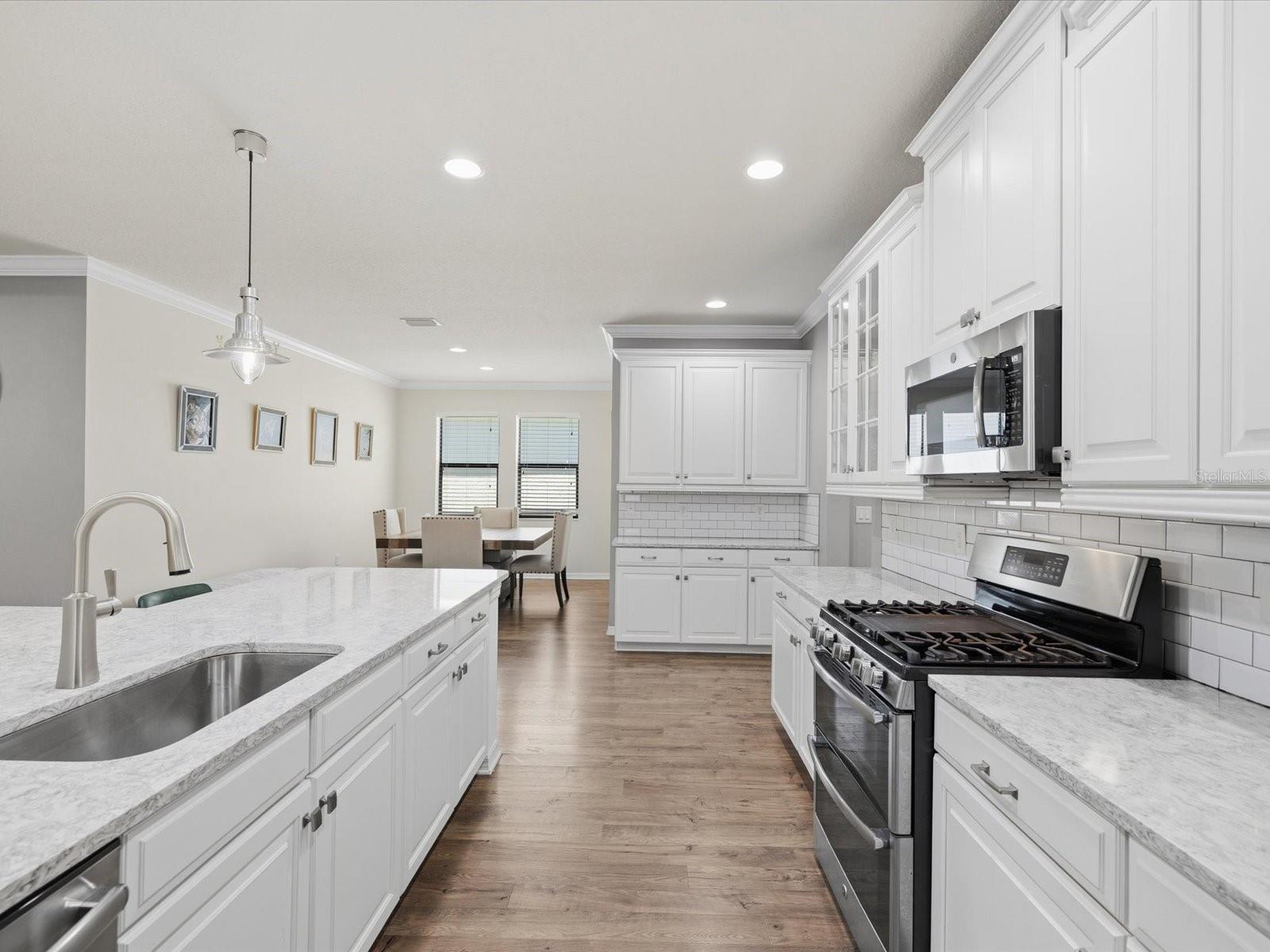 740 ROSEMARY CIR, BRADENTON, FL, 34212
