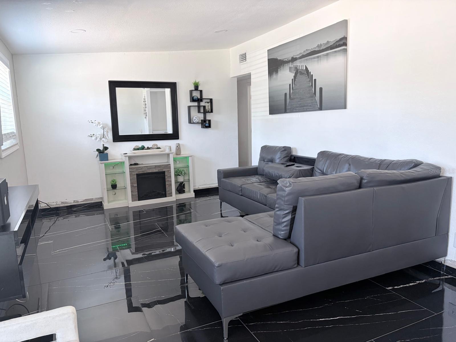 1304 WINDSOR WAY, TAMPA, FL, 33619