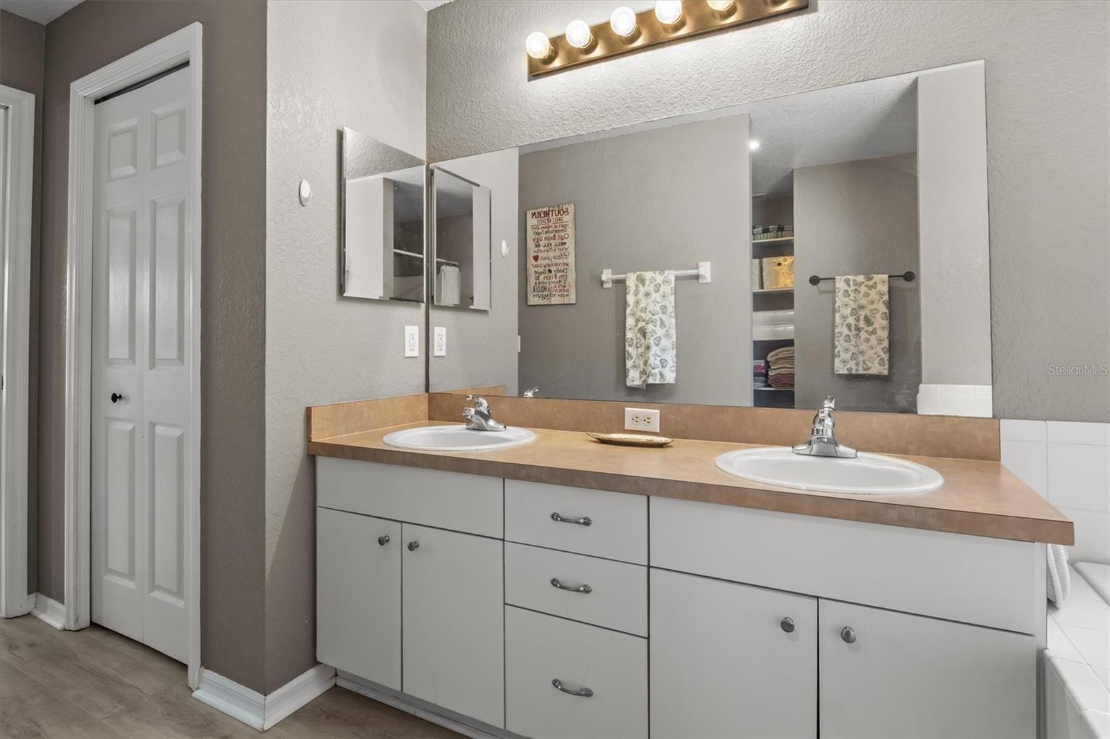 5963 HILLSIDE HEIGHTS DR, LAKELAND, FL, 33812