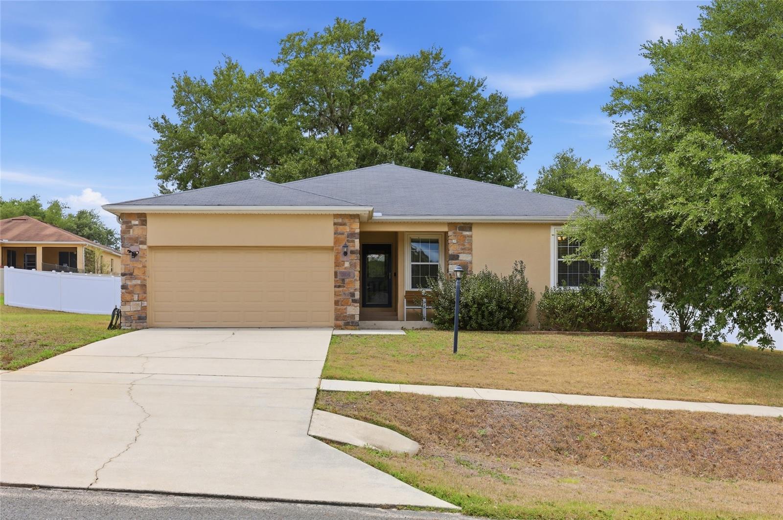 306 STONEPOINT LN, LADY LAKE, FL, 32159