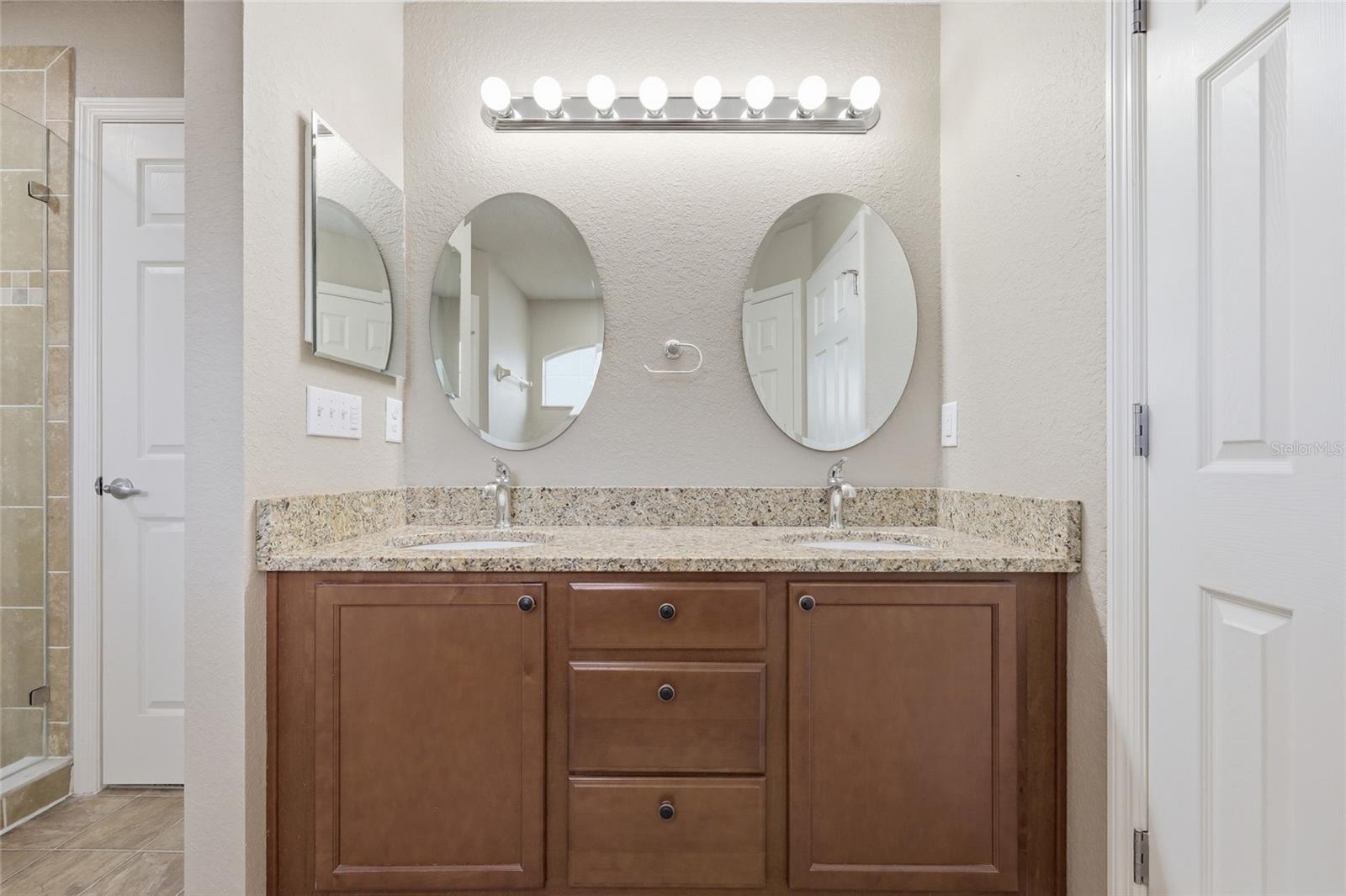 306 STONEPOINT LN, LADY LAKE, FL, 32159