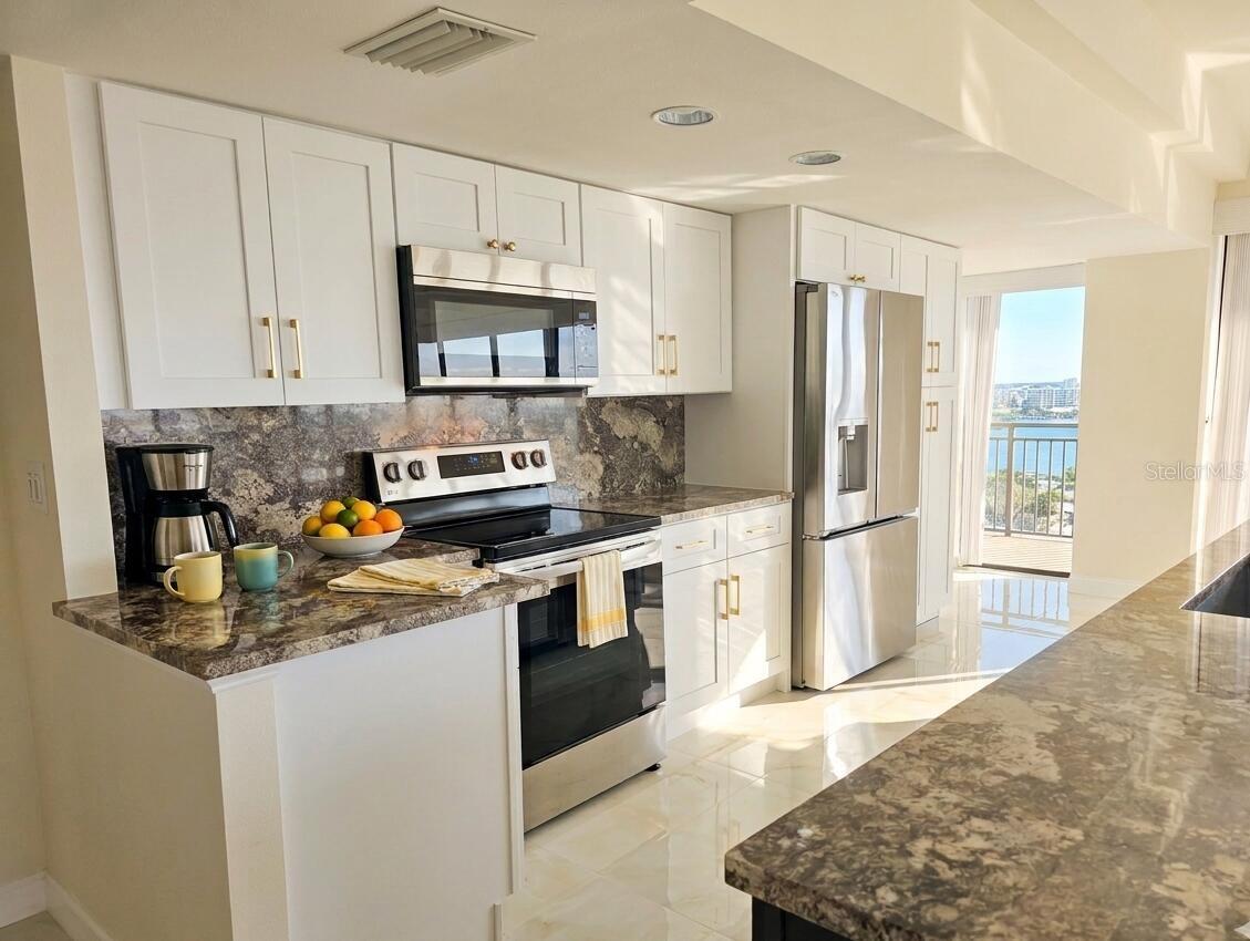 7600 BAYSHORE DR #901, TREASURE ISLAND, FL, 33706