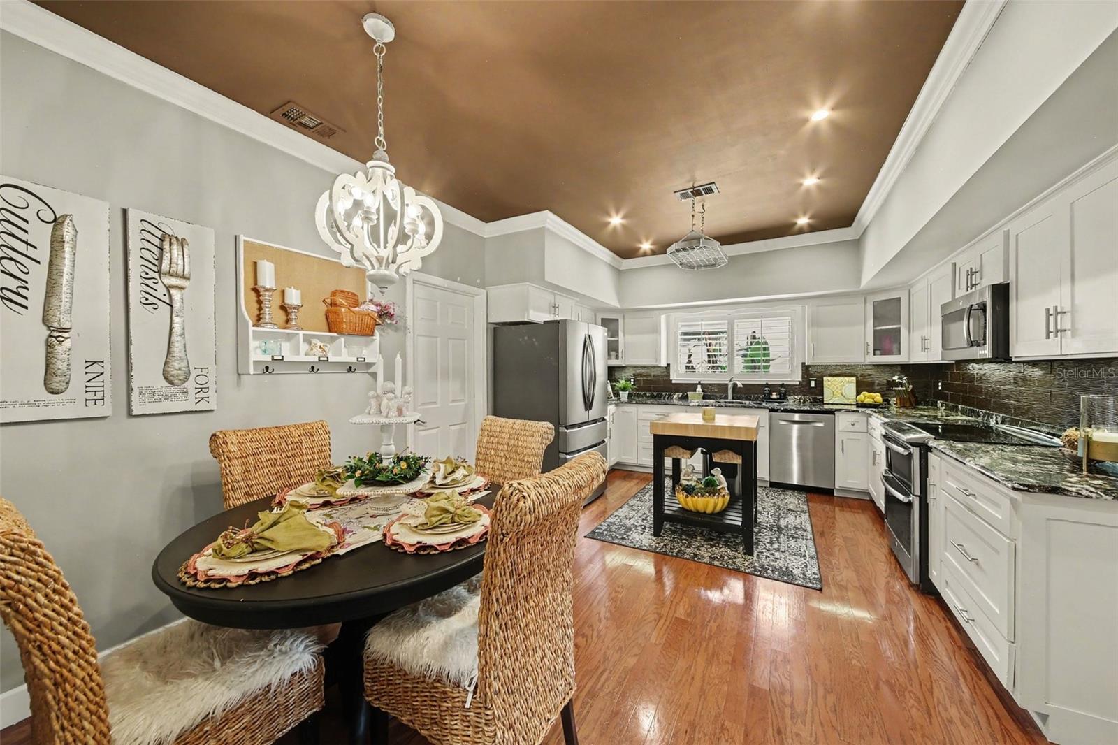 2406 SWEETWATER COUNTRY CLUB DR, APOPKA, FL, 32712