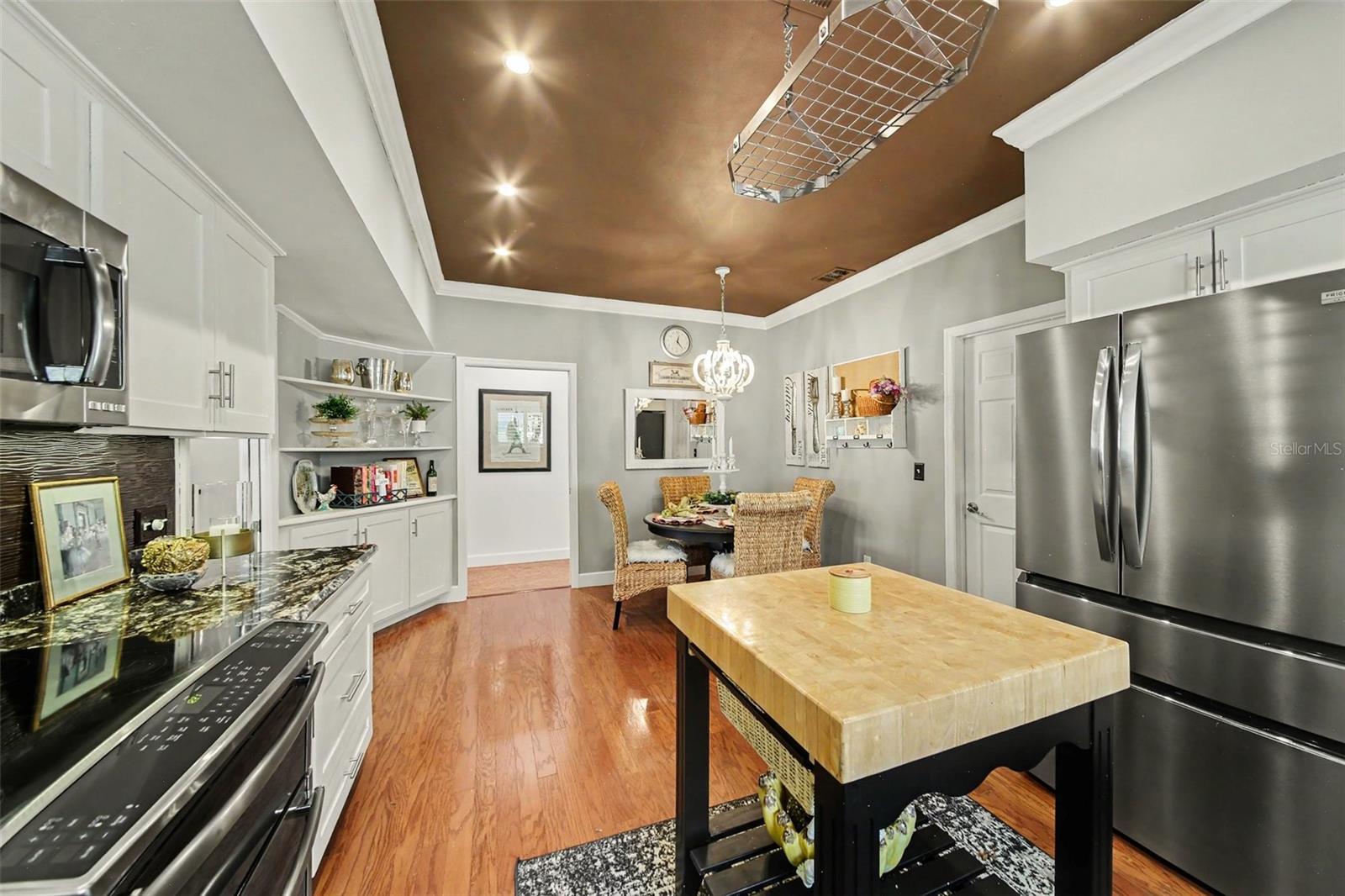 2406 SWEETWATER COUNTRY CLUB DR, APOPKA, FL, 32712