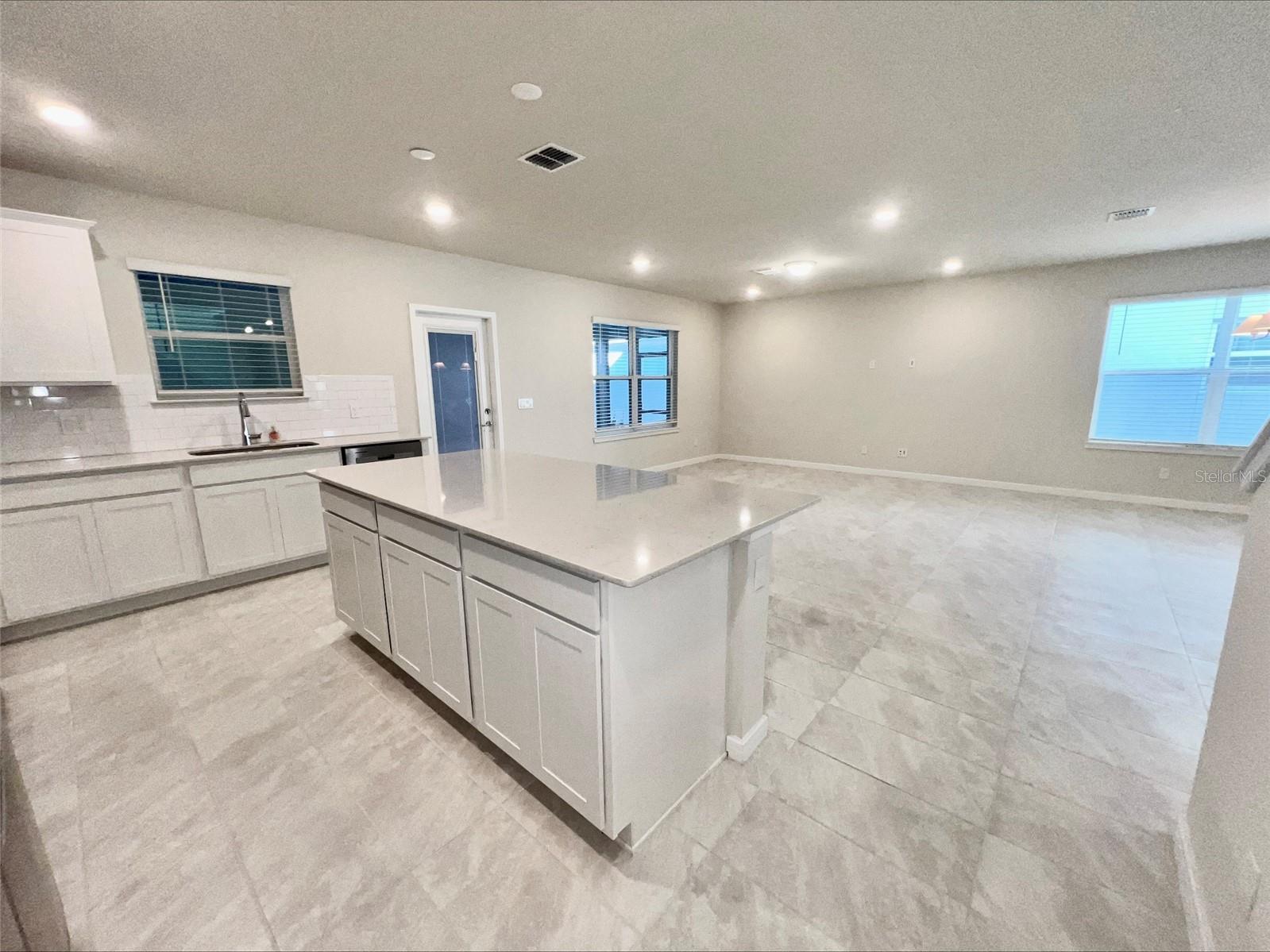 6098 WINDY LEAF ALY, ST CLOUD, FL, 34771