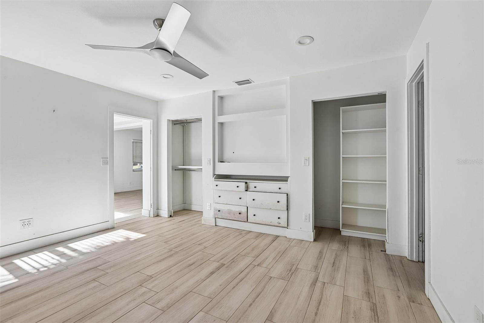 1524 CONNECTICUT AVE NE, ST PETERSBURG, FL, 33703