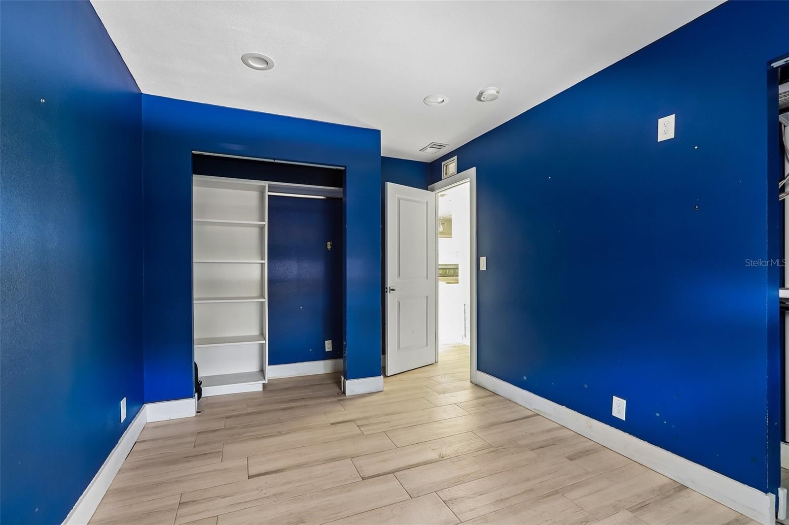 1524 CONNECTICUT AVE NE, ST PETERSBURG, FL, 33703
