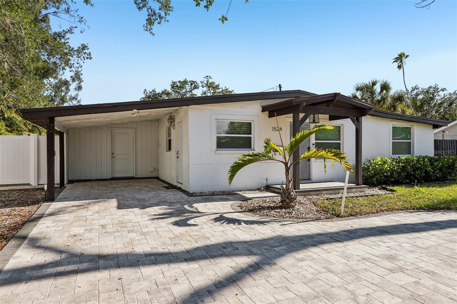 1524 CONNECTICUT AVE NE, ST PETERSBURG, FL, 33703