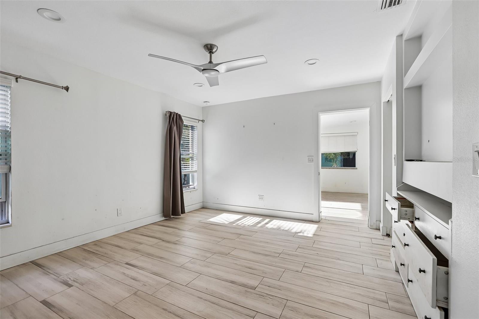 1524 CONNECTICUT AVE NE, ST PETERSBURG, FL, 33703