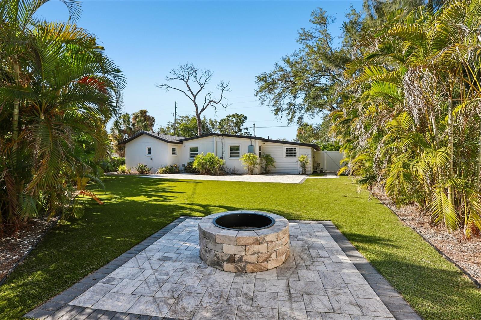 1524 CONNECTICUT AVE NE, ST PETERSBURG, FL, 33703