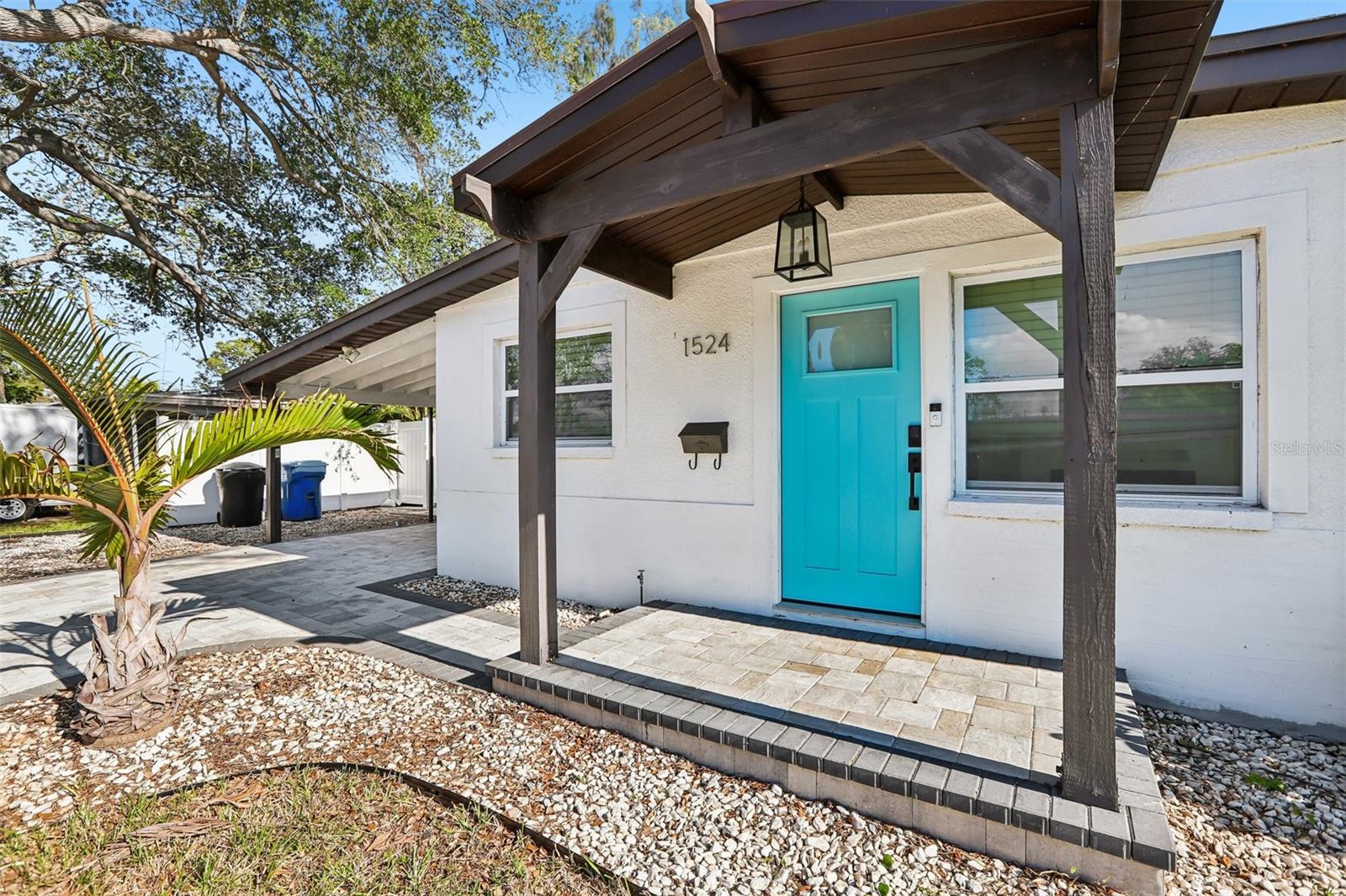 1524 CONNECTICUT AVE NE, ST PETERSBURG, FL, 33703
