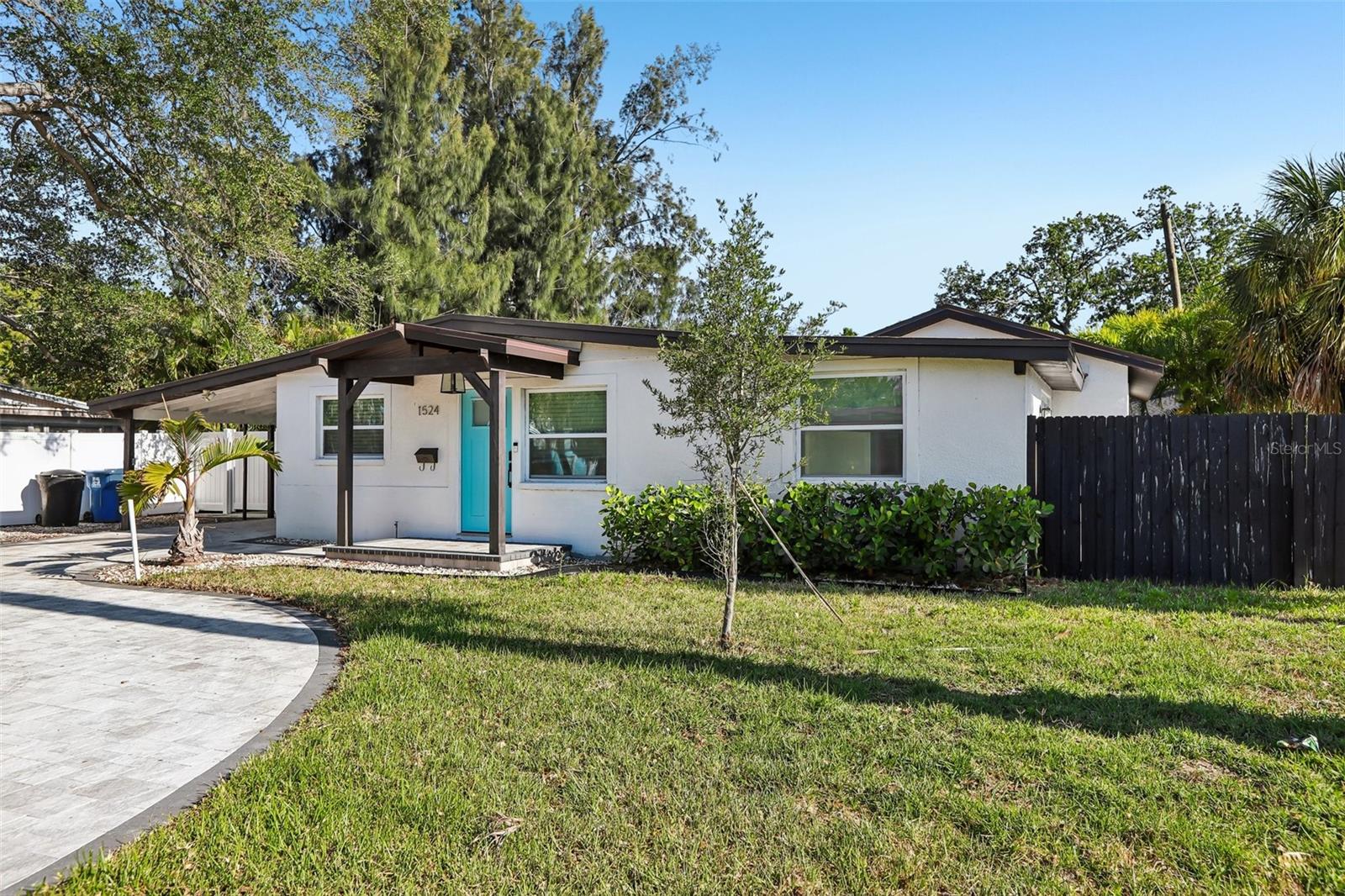 1524 CONNECTICUT AVE NE, ST PETERSBURG, FL, 33703