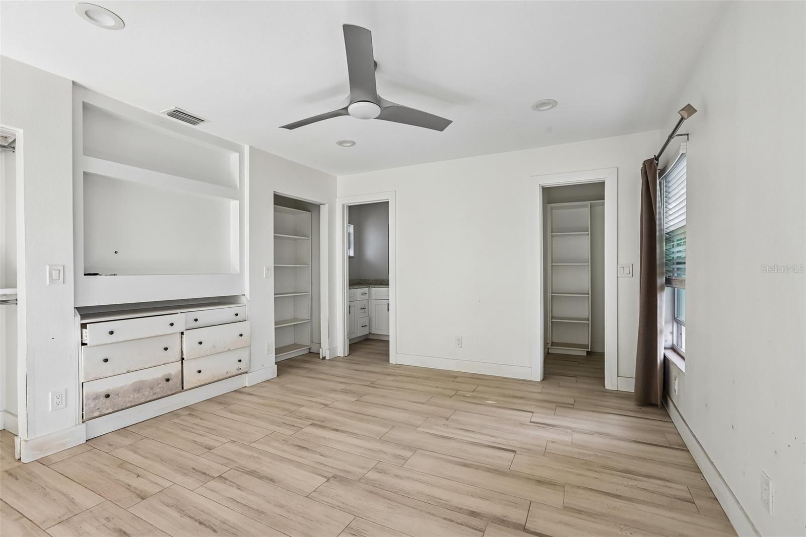 1524 CONNECTICUT AVE NE, ST PETERSBURG, FL, 33703