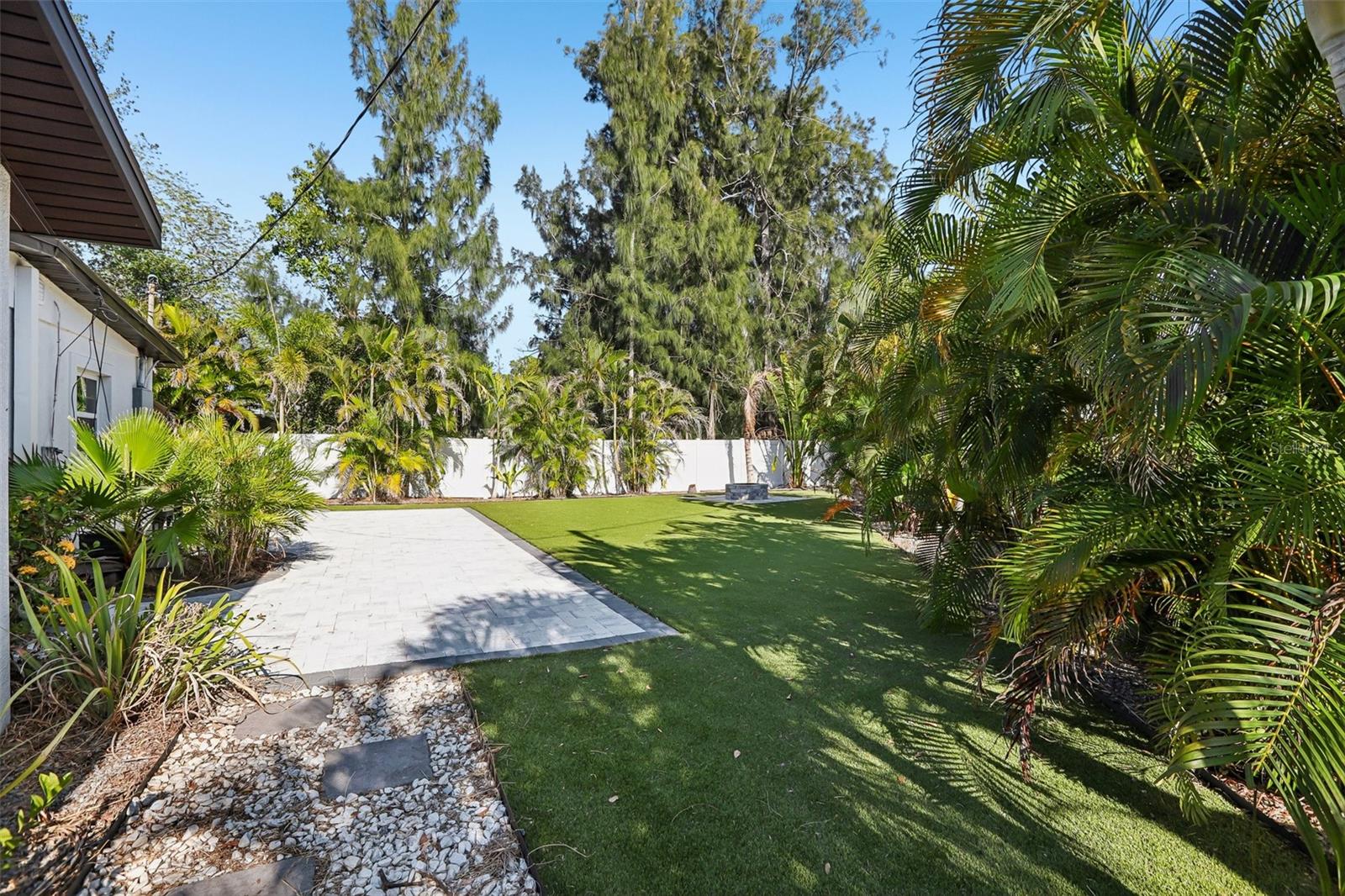 1524 CONNECTICUT AVE NE, ST PETERSBURG, FL, 33703