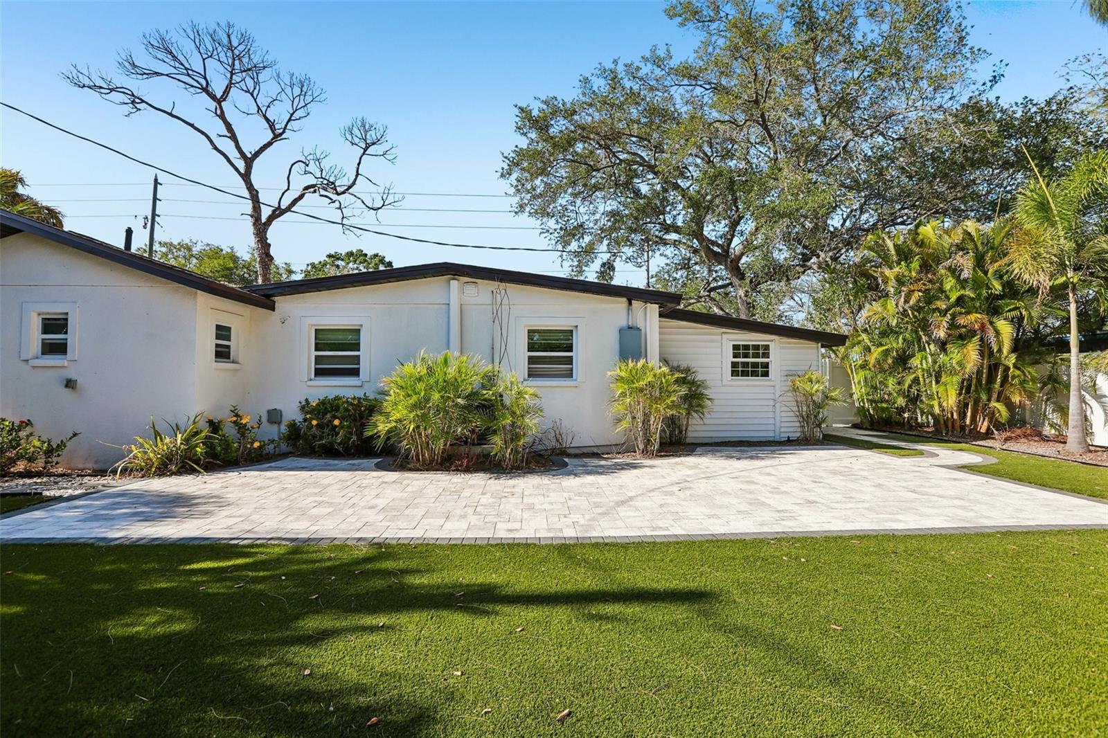 1524 CONNECTICUT AVE NE, ST PETERSBURG, FL, 33703