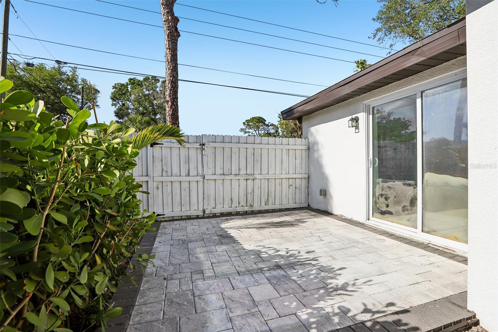 1524 CONNECTICUT AVE NE, ST PETERSBURG, FL, 33703