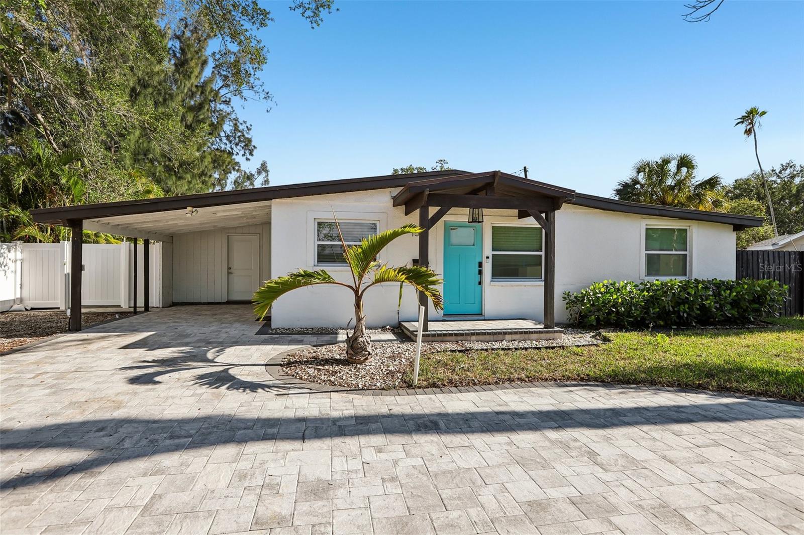 1524 CONNECTICUT AVE NE, ST PETERSBURG, FL, 33703