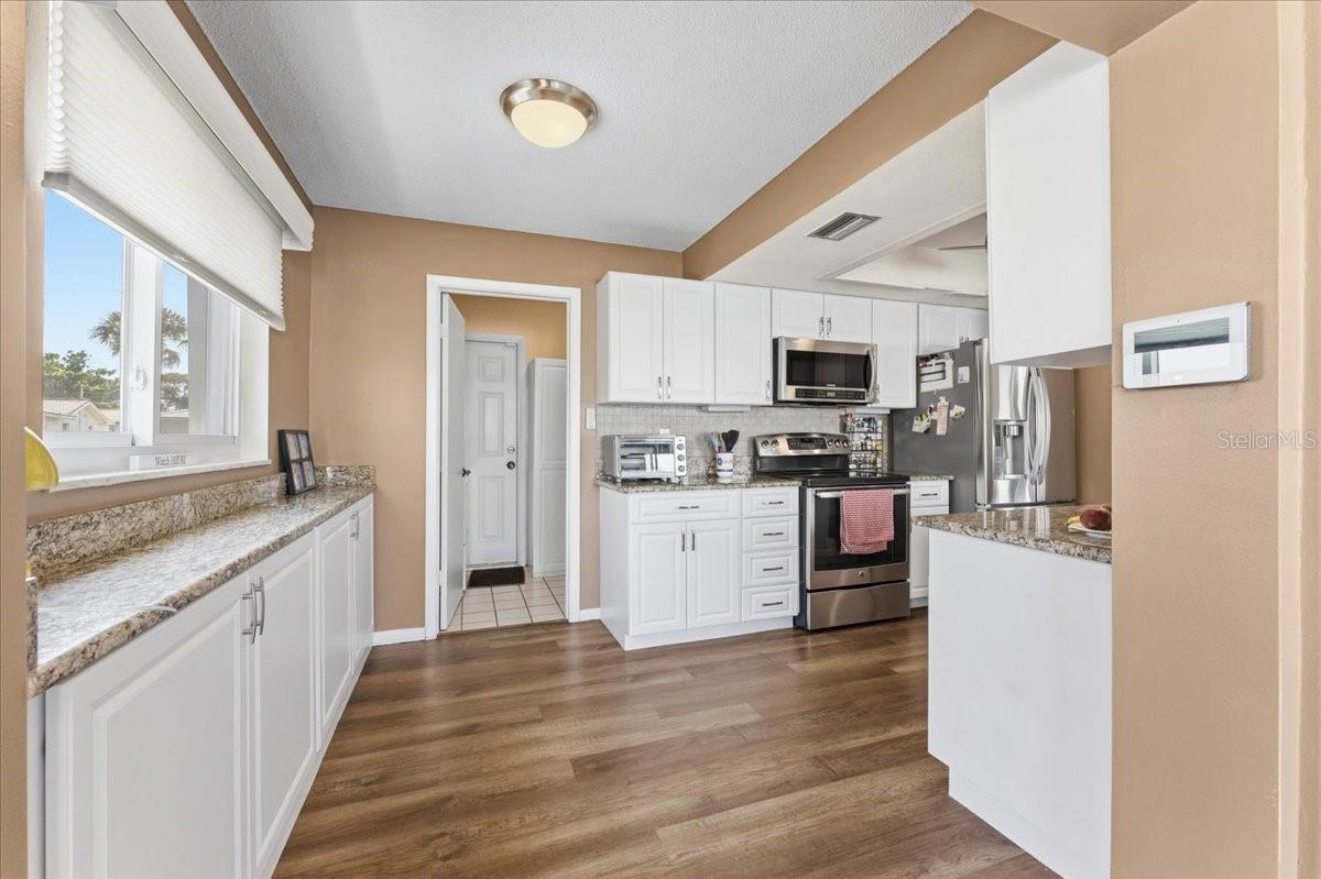9875 MAINLANDS BLVD W, PINELLAS PARK, FL, 33782