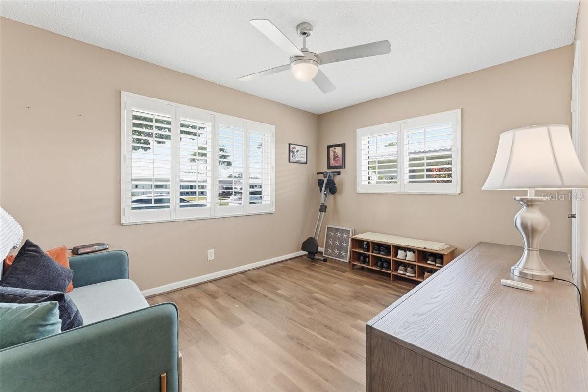 9875 MAINLANDS BLVD W, PINELLAS PARK, FL, 33782