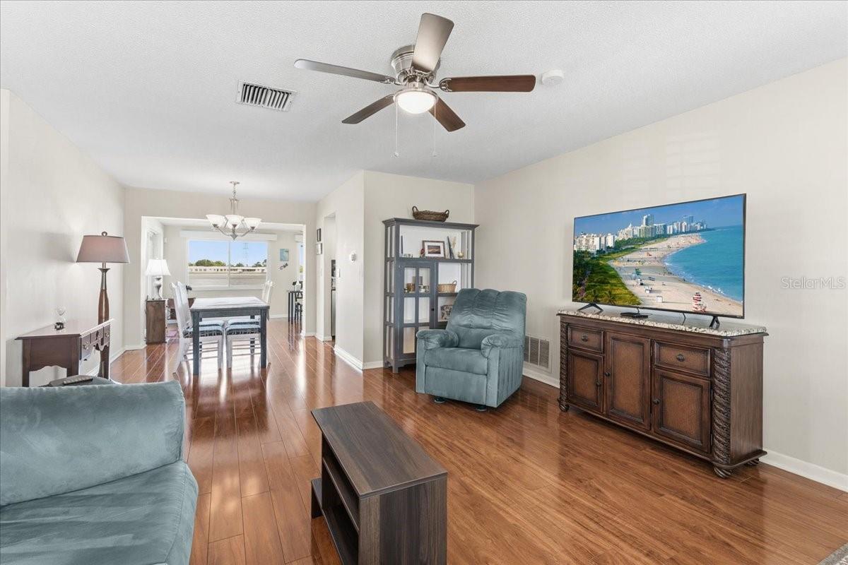 9875 MAINLANDS BLVD W, PINELLAS PARK, FL, 33782