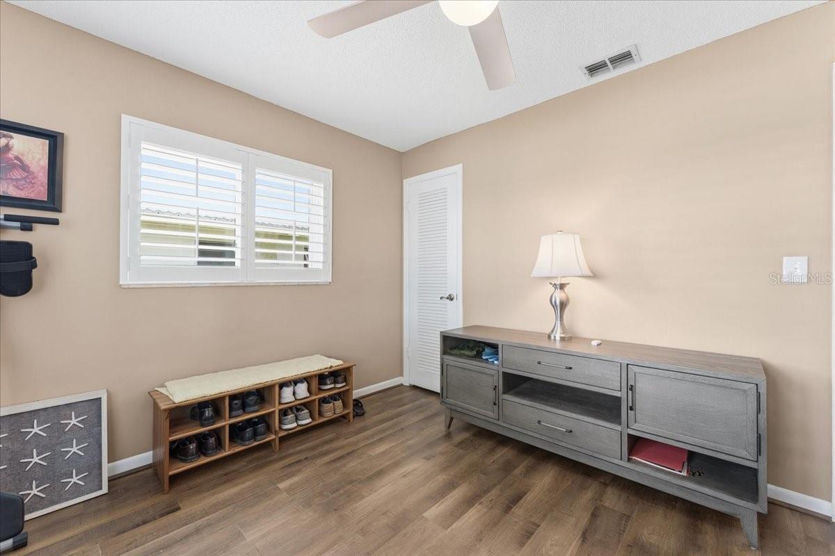 9875 MAINLANDS BLVD W, PINELLAS PARK, FL, 33782