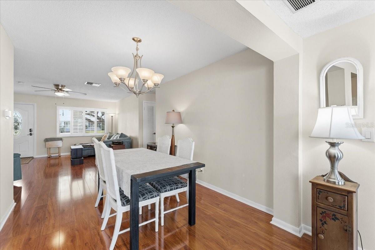 9875 MAINLANDS BLVD W, PINELLAS PARK, FL, 33782