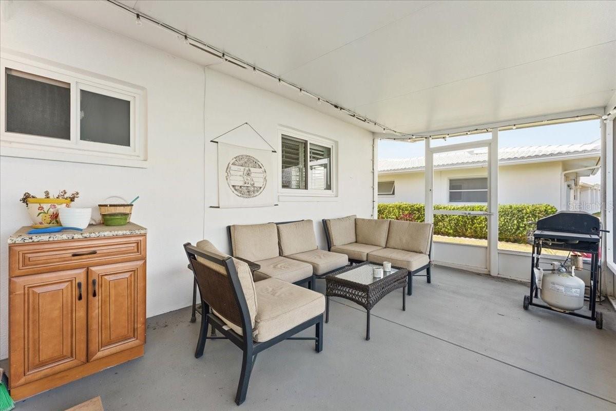 9875 MAINLANDS BLVD W, PINELLAS PARK, FL, 33782