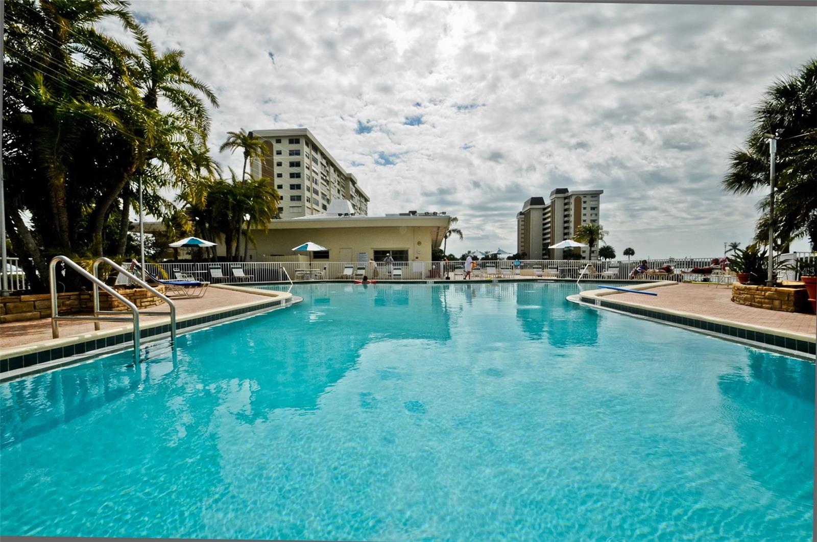 4750 COVE CIR #303, ST PETERSBURG, FL, 33708