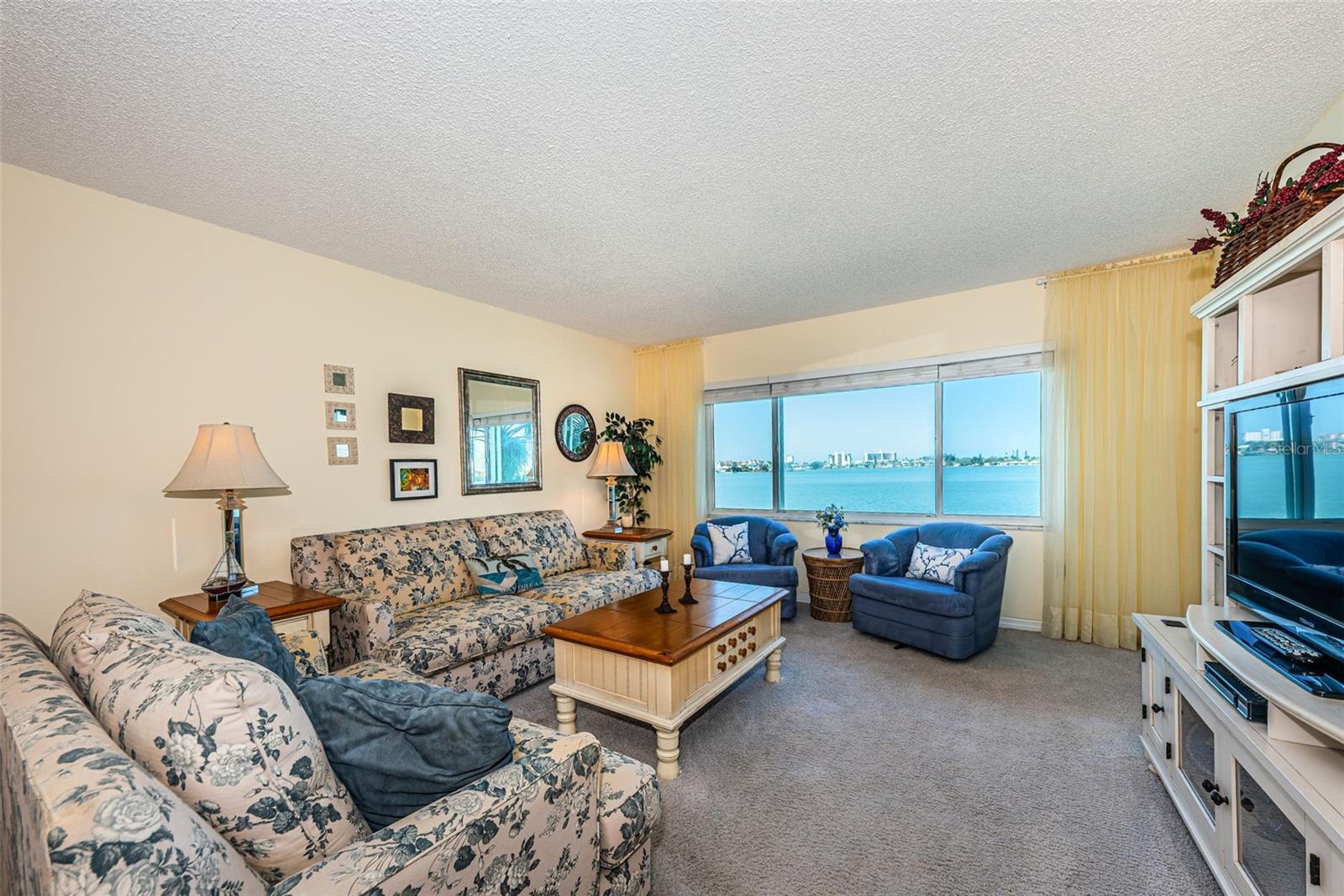 4750 COVE CIR #303, ST PETERSBURG, FL, 33708