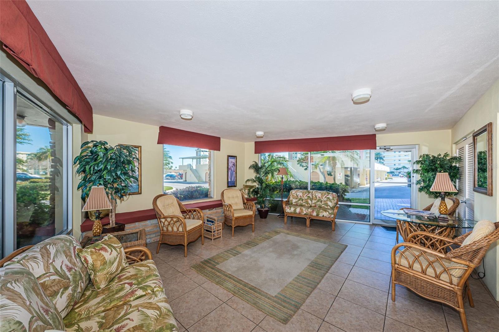 4750 COVE CIR #303, ST PETERSBURG, FL, 33708