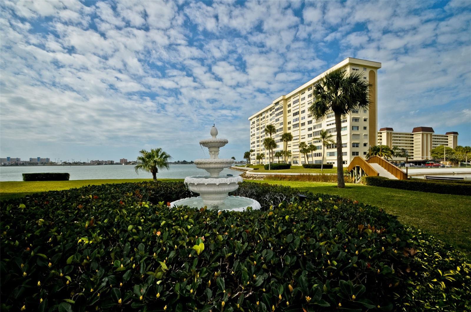 4750 COVE CIR #303, ST PETERSBURG, FL, 33708